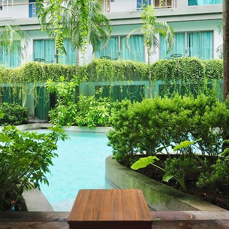 Panwaburi Beachfront Resort - Sha Extra Plus المظهر الخارجي الصورة The swimming pool at the hotel