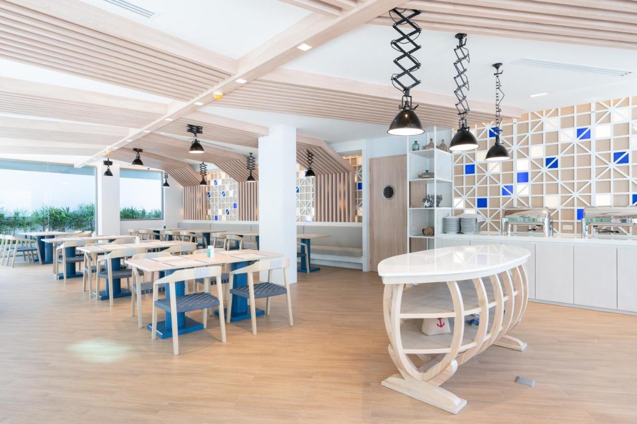 Panwaburi Beachfront Resort - Sha Extra Plus المظهر الخارجي الصورة The interior of the restaurant