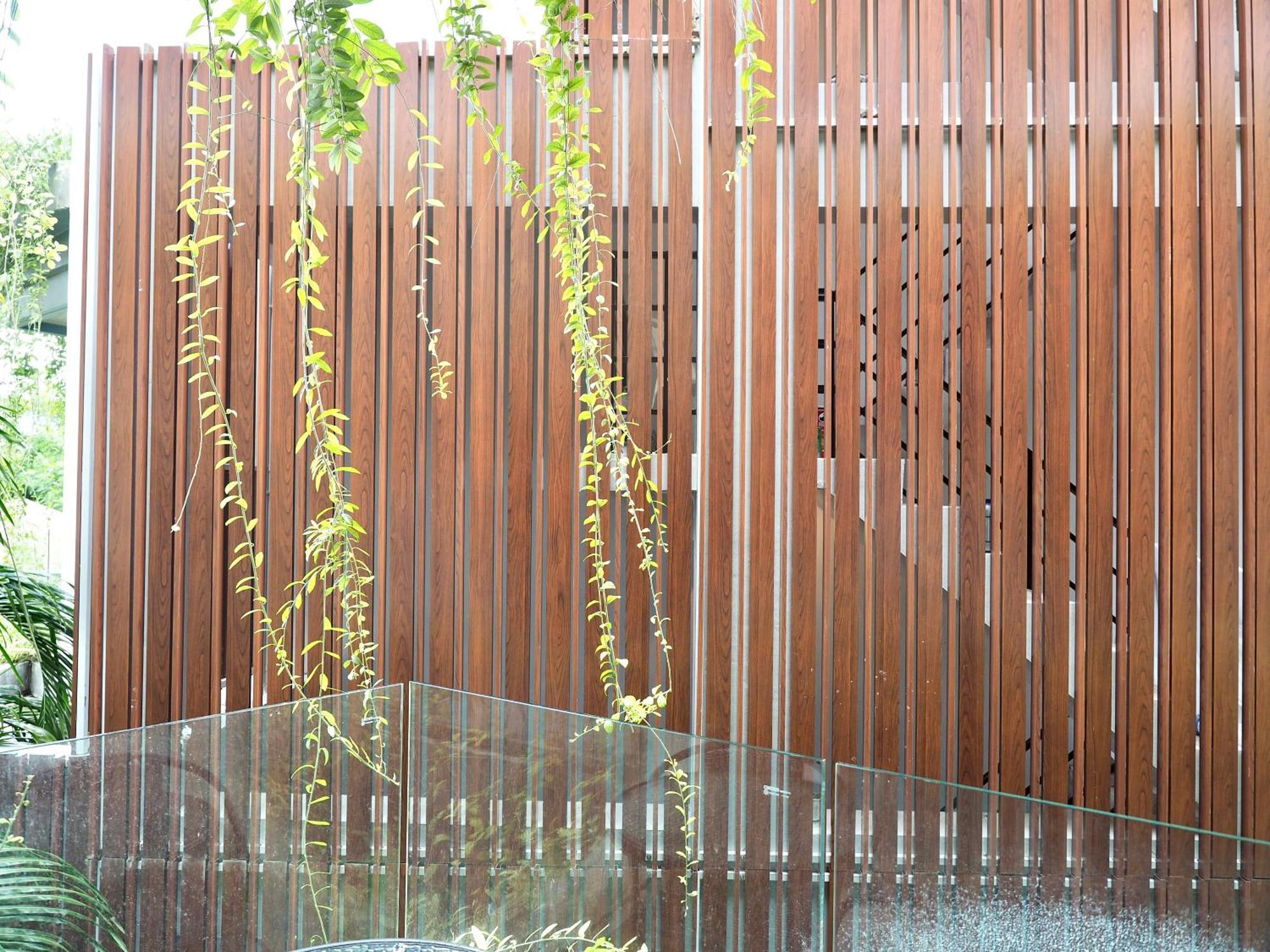 Panwaburi Beachfront Resort - Sha Extra Plus المظهر الخارجي الصورة Detail of the house